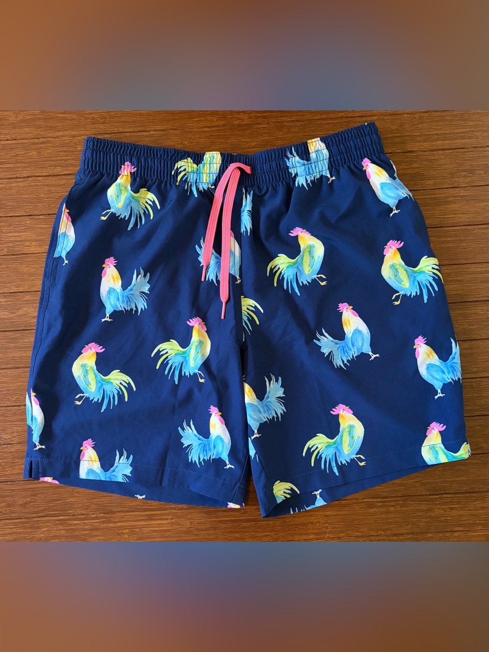 Men’s Chubbies The Fowl Plays Classic 7 Inch Inseam Swim Trunks Size Large L